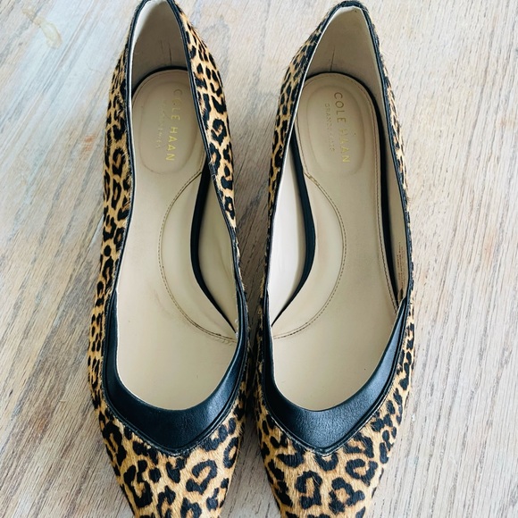 Cole Haan Cheetah pointed toe flats - size 8.5 - like new - Picture 2 of 4